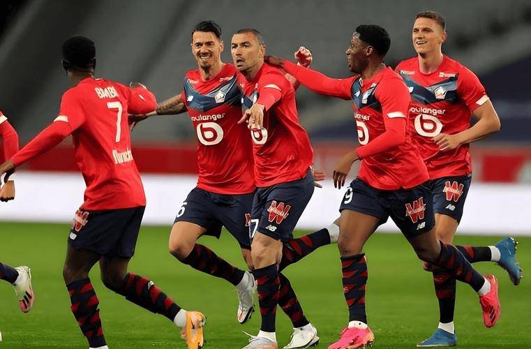 法甲焦点战：里尔主场稳势争席，里昂客场攻势冲前四